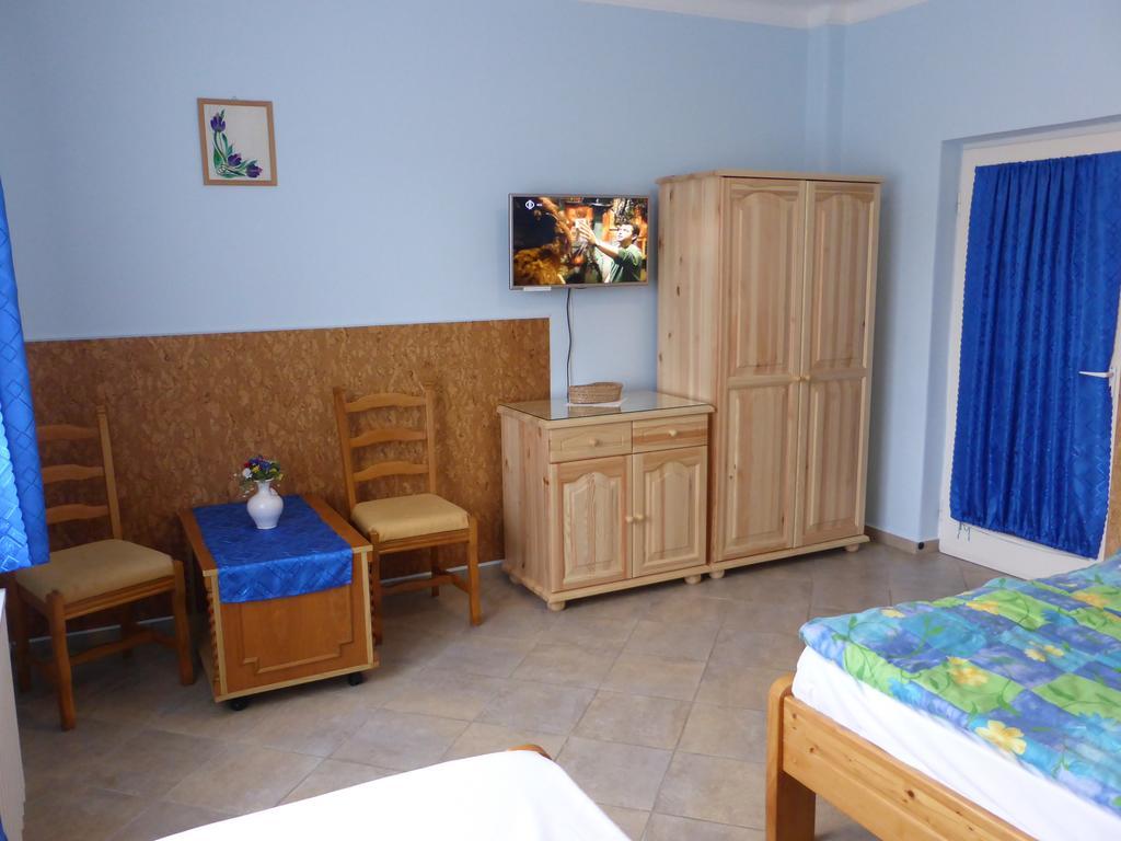Napfeny Apartman Es Vendeghaz إيغيرسولوك المظهر الخارجي الصورة