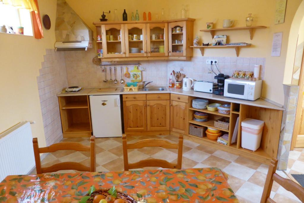 Napfeny Apartman Es Vendeghaz إيغيرسولوك الغرفة الصورة