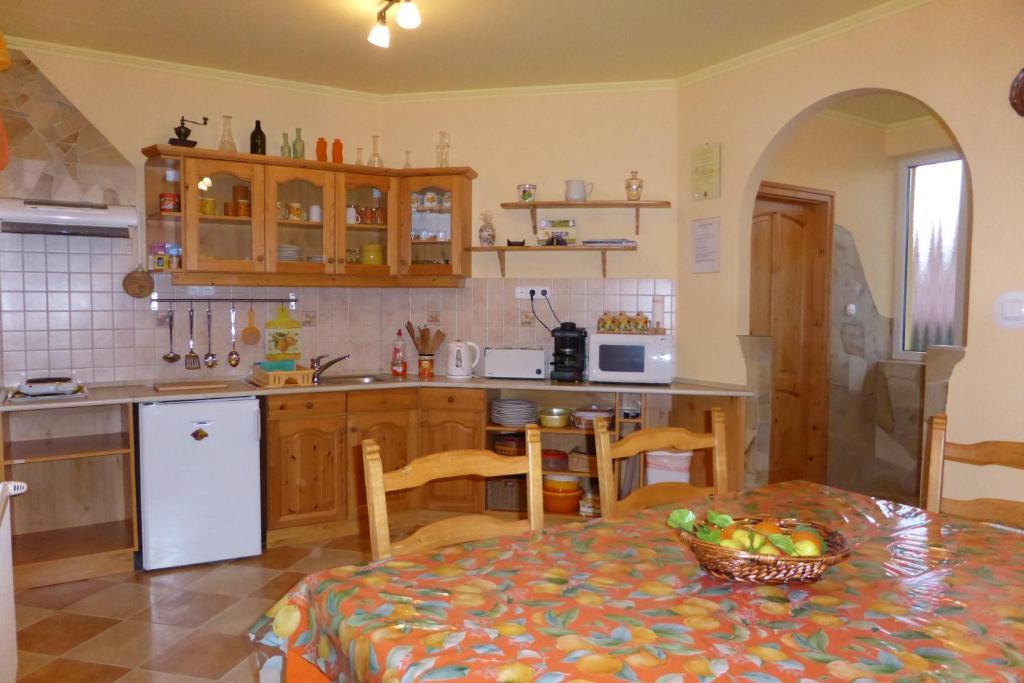 Napfeny Apartman Es Vendeghaz إيغيرسولوك الغرفة الصورة