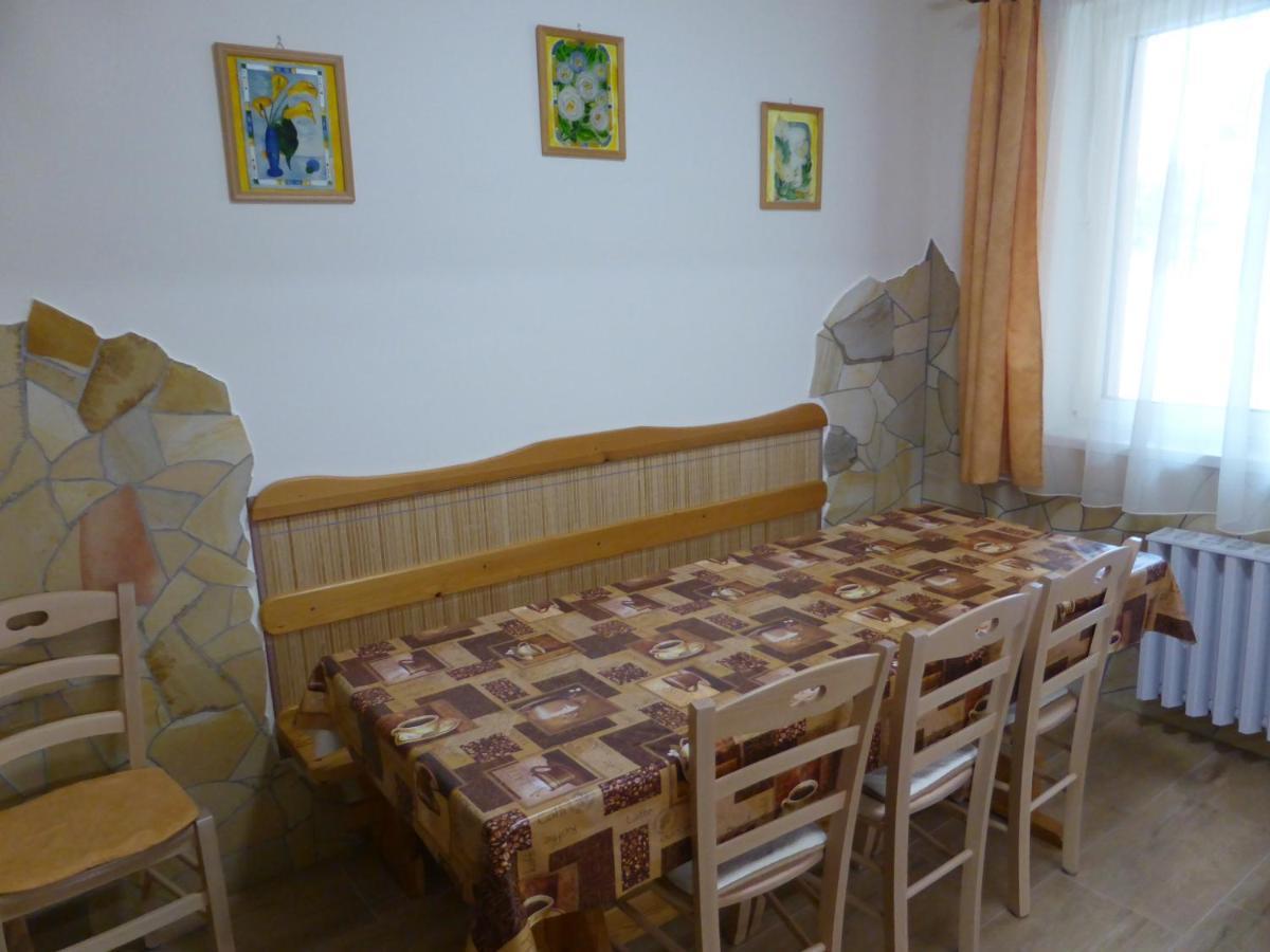 Napfeny Apartman Es Vendeghaz إيغيرسولوك المظهر الخارجي الصورة